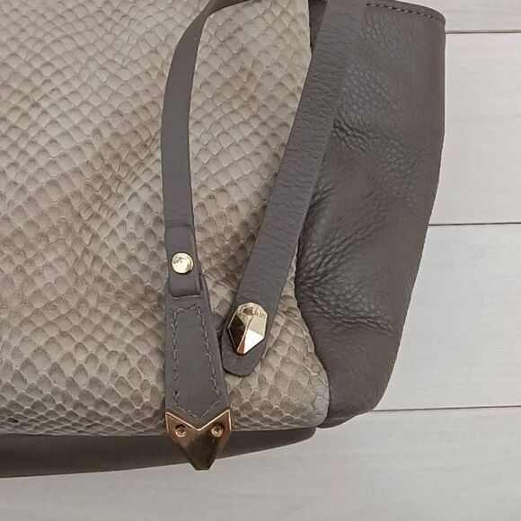 Perlina New York Womens Snake Pattern Embossed Leather Shoulder Bag Gray & Cream - Picture 3 of 7